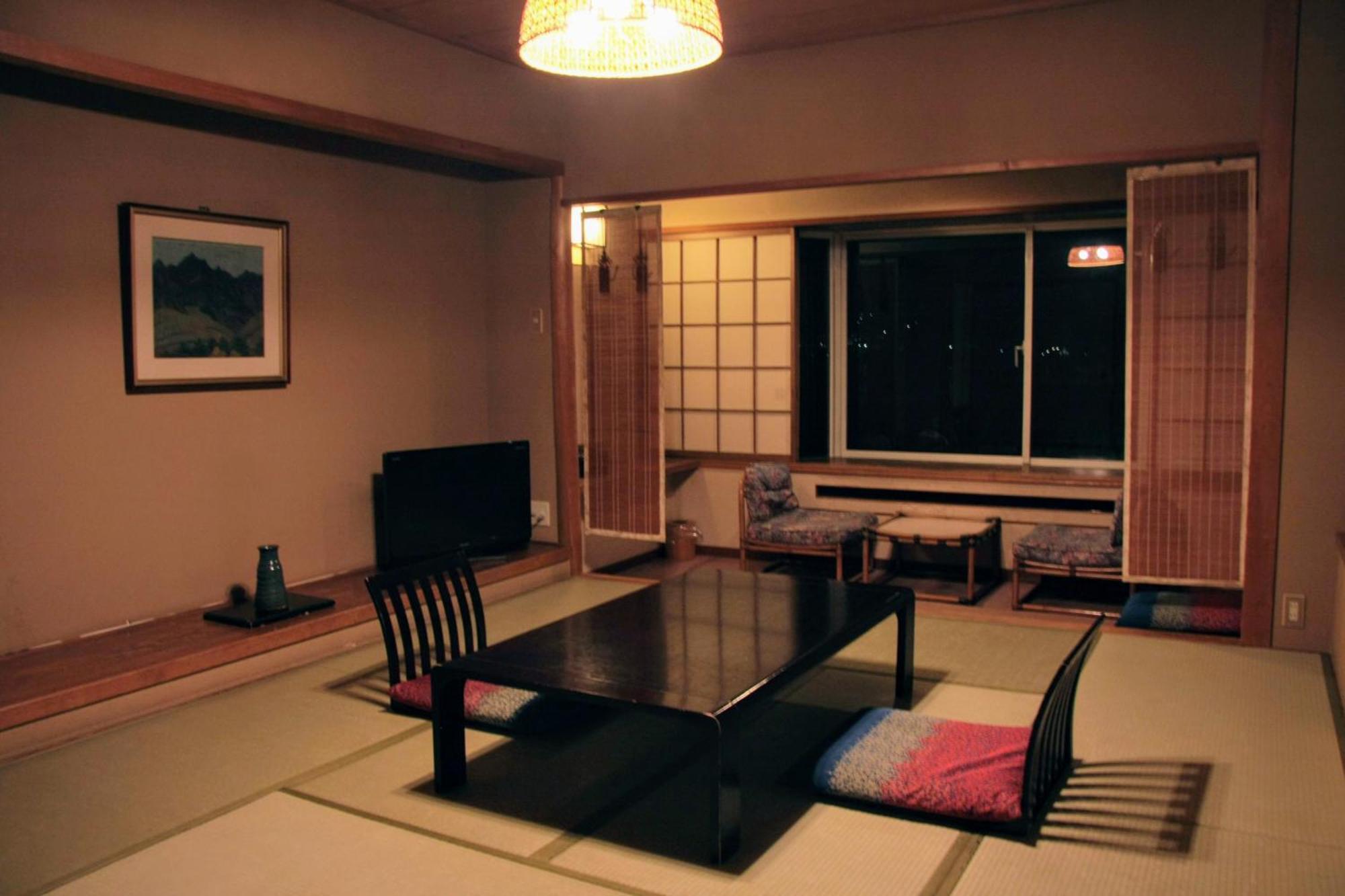 โรงแรมคาวากุจิโก 3*